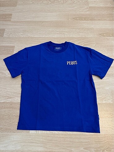 Pequs Tee
