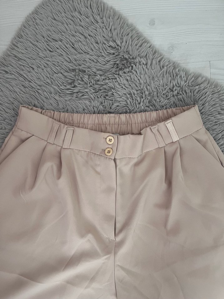 Bej Deri Mini Şort Rahat Kesim - Görsel 3