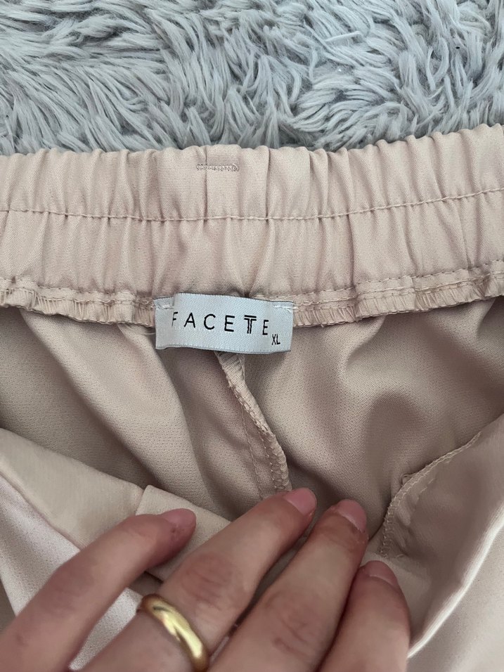 Bej Deri Mini Şort Rahat Kesim - Görsel 4