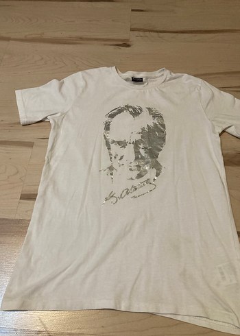 Erkek Beyaz Atatürk Baskılı Kısa Kollu Tişört