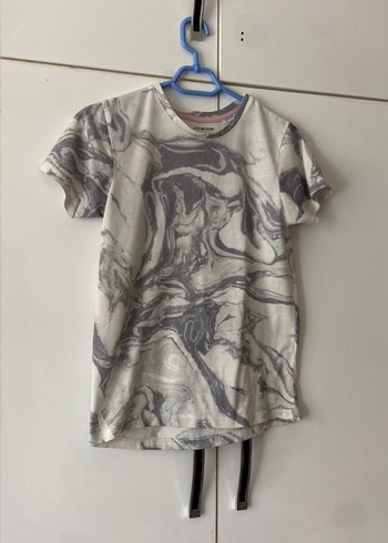 Drapeli Kısa Kollu Gri Batik Desenli Hamile Tişörtü - Görsel 2