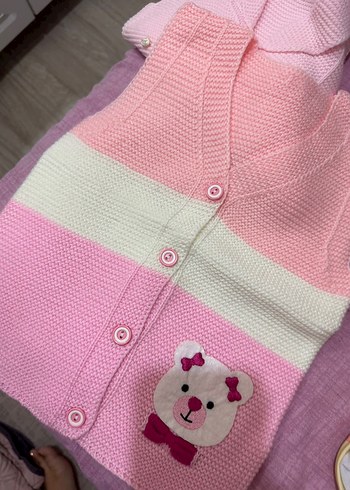 Kız Çocuk Pembe Nakışlı Triko Yelek