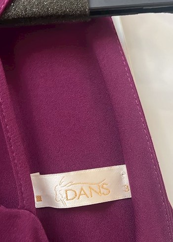 Bordo Yüksek Yakalı Pilili Uzun Abiye Elbise - Görsel 4