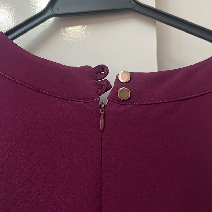 Bordo Yüksek Yakalı Pilili Uzun Abiye Elbise - Görsel 3