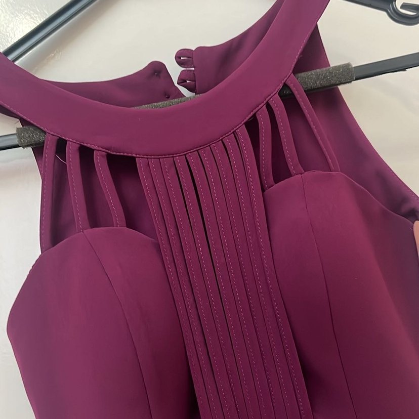 Bordo Yüksek Yakalı Pilili Uzun Abiye Elbise - Görsel 2