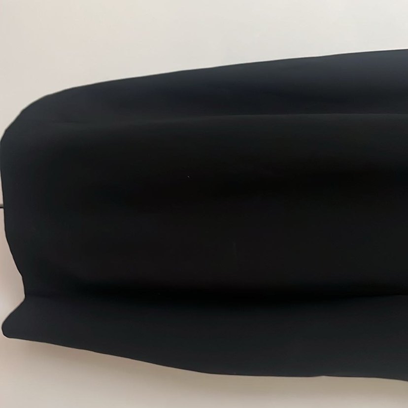 Kolsuz V Yaka Siyah Midi Elbise - Görsel 2