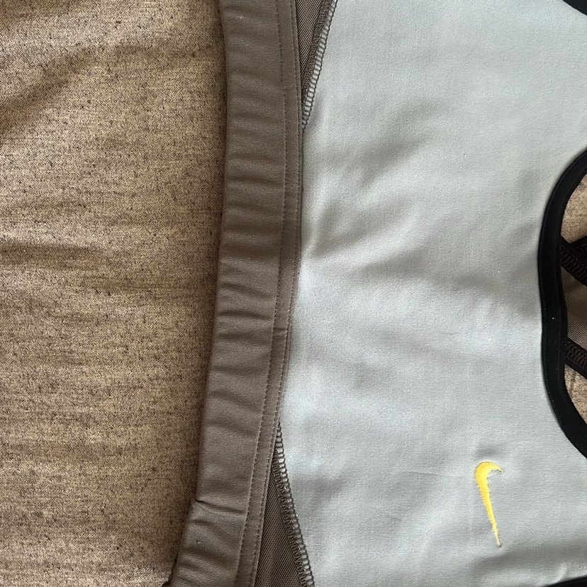 Gri Nike Spor Sütyeni - Görsel 2