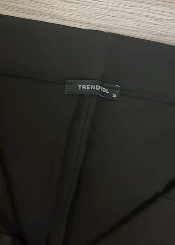 Düğmeli Siyah Kadın Kumaş Pantolon - Görsel 3