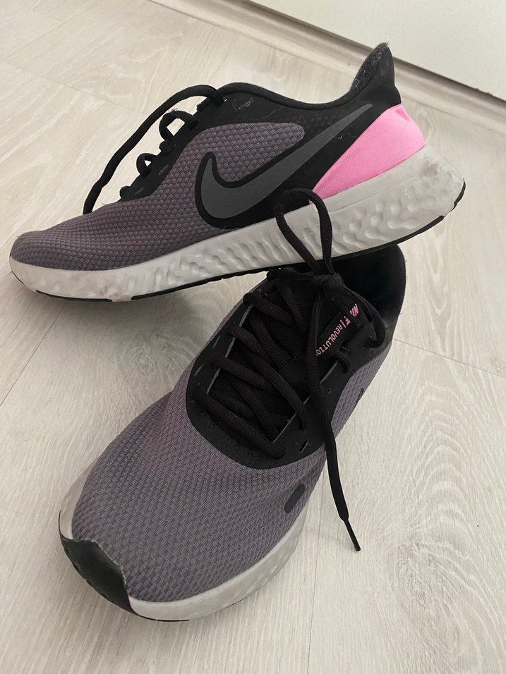 Nike Revolution Kadın Spor Ayakkabı gri- Mor - Görsel 3