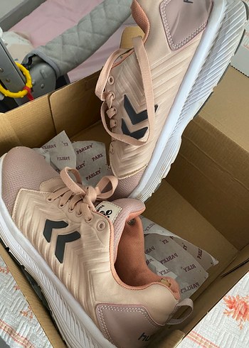 Bej Bağcıklı Kadın Spor Ayakkabı