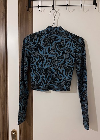 Mavi Batik Desenli Boğazlı Triko Bluz