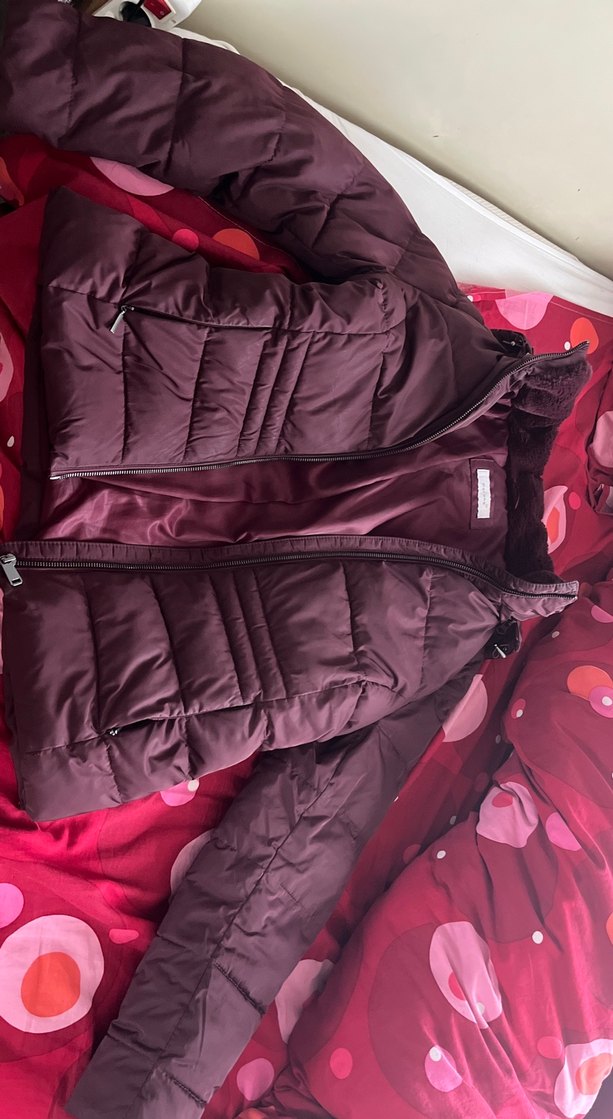 Koyu mor kapşonu çıkabilen mont KESİNLİKLE ORJİNAL - Görsel 2