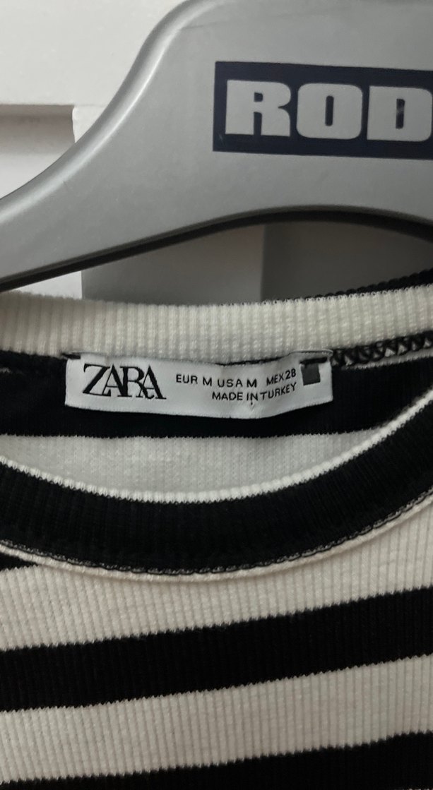 Siyah Beyaz Çizgili Uzun Kolsuz Elbise - Görsel 2