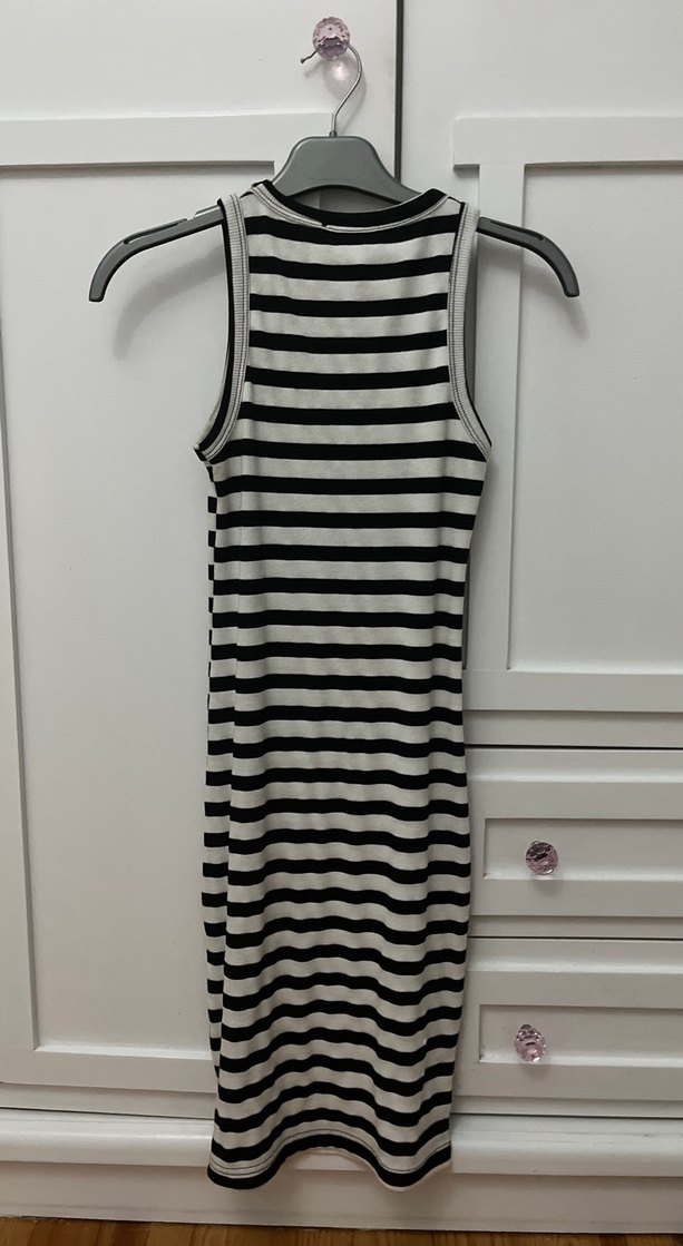 Siyah Beyaz Çizgili Uzun Kolsuz Elbise - Görsel 3