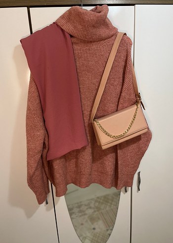 Trendyol & Milla Zincir Detaylı Camel Boğazlı Mini Triko Kazak Kombin