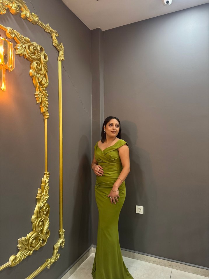 Kadın Haki Uzun Drapeli V Yaka Elbise - Görsel 4