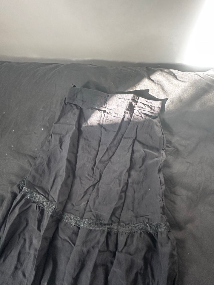 Gri Siyah Uzun Keten Etek Volanlı 2k gothic etek - Görsel 2