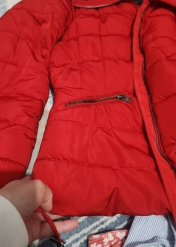 Bershka Koyu kırmızı mont - Görsel 3