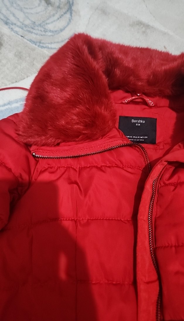 Bershka Koyu kırmızı mont - Görsel 2