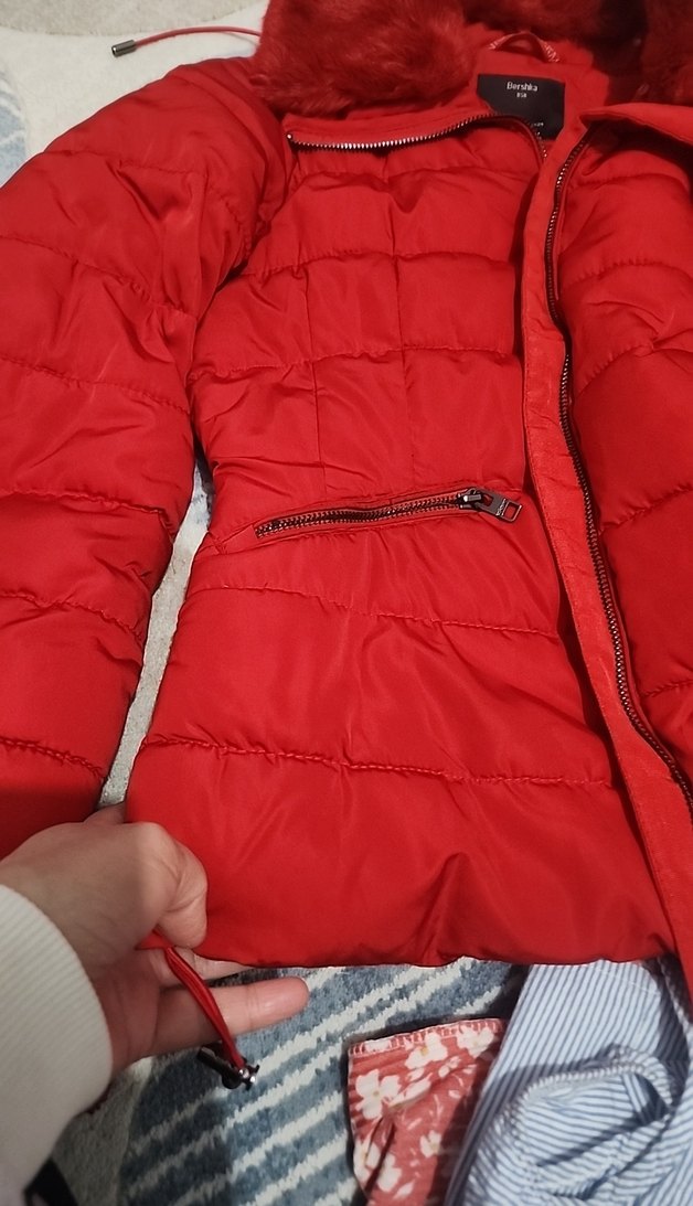 Bershka Koyu kırmızı mont - Görsel 3