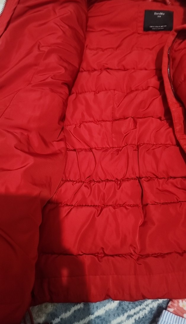 Bershka Koyu kırmızı mont - Görsel 4