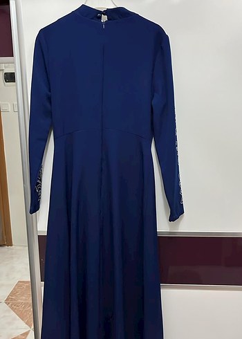 Düğmeli Nakışlı Uzun Kollu Mavi Abiye Elbise - Görsel 2