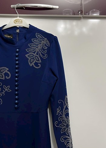 Düğmeli Nakışlı Uzun Kollu Mavi Abiye Elbise - Görsel 3