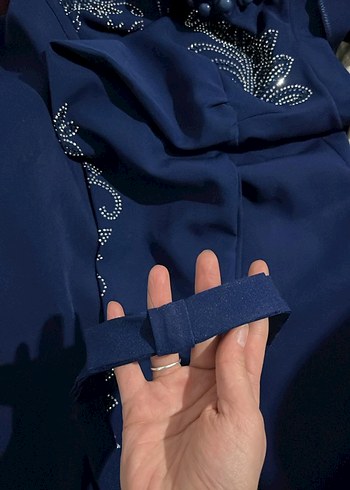 Düğmeli Nakışlı Uzun Kollu Mavi Abiye Elbise - Görsel 5