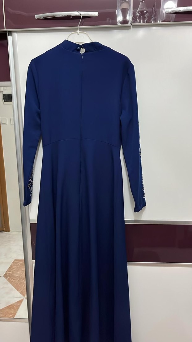 Düğmeli Nakışlı Uzun Kollu Mavi Abiye Elbise - Görsel 2