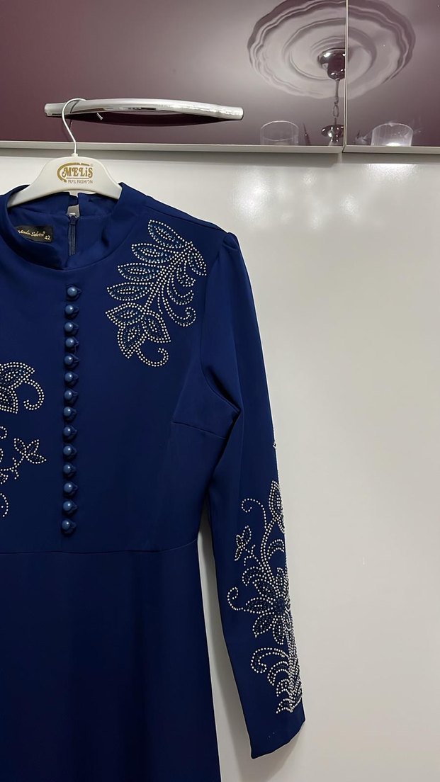 Düğmeli Nakışlı Uzun Kollu Mavi Abiye Elbise - Görsel 3