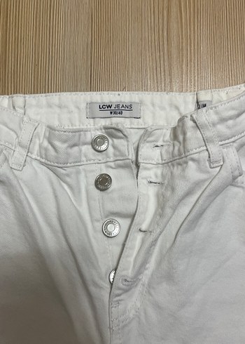 Düğmeli Beyaz Midi Kadın Kot Pantolon - Görsel 2