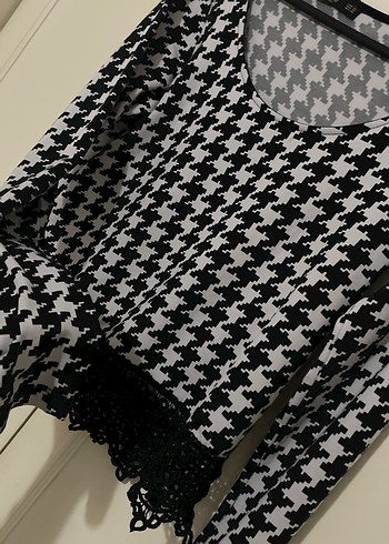 Gri Desenli Uzun Kollu Dantel Detaylı Bluz - Görsel 2