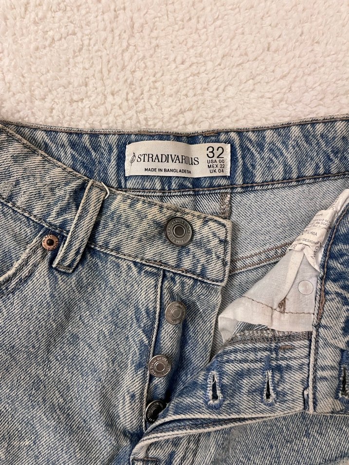 Stradivarius Kadın Mini Şort - Görsel 3