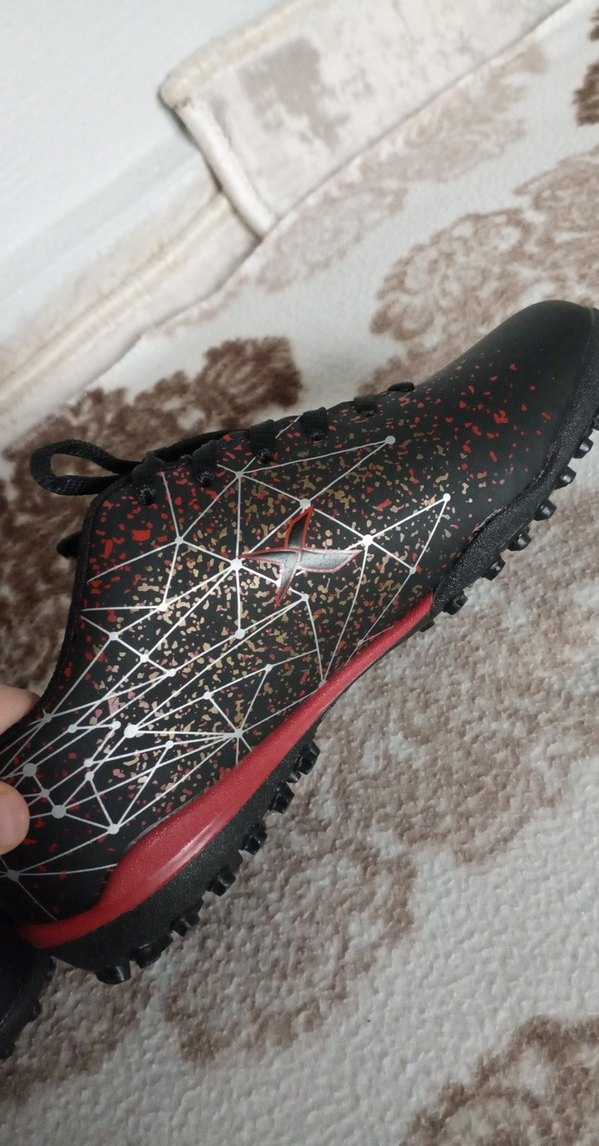 Kırmızı Desenli Erkek Futbol Ayakkabısı krampon - Görsel 3