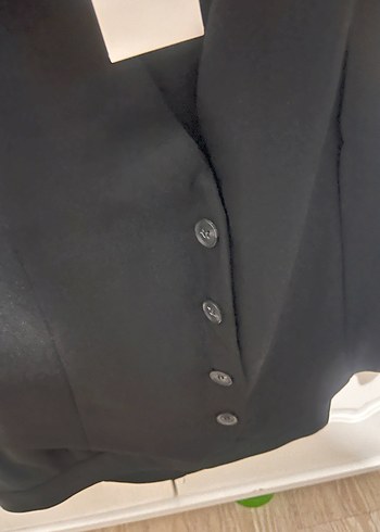 Siyah Kısa Düğmeli Kadın Yelek ve kalem pantolon - Görsel 3