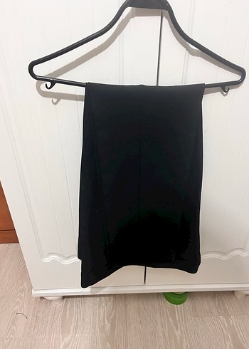 Siyah Kısa Düğmeli Kadın Yelek ve kalem pantolon - Görsel 2