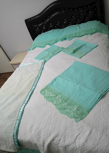 Nakışlı Beyaz ve Pastel Renkli Yatak Örtüsü - Görsel 6