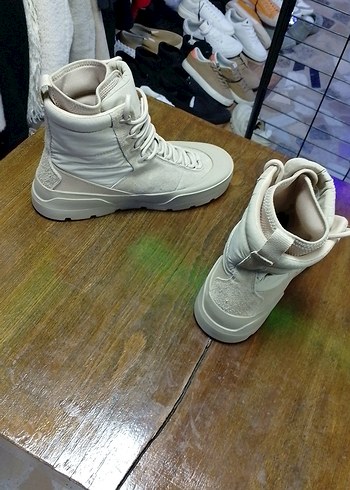 Bej Erkek Street Style Bot - Görsel 3