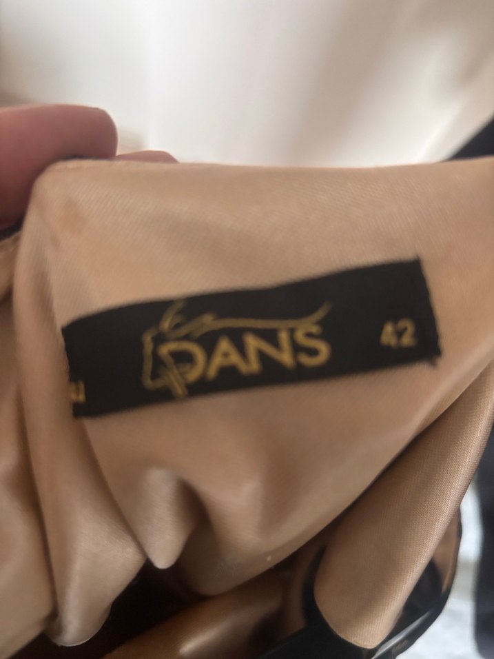 Bej Siyah Dantel Desenli Midi Elbise - Görsel 3