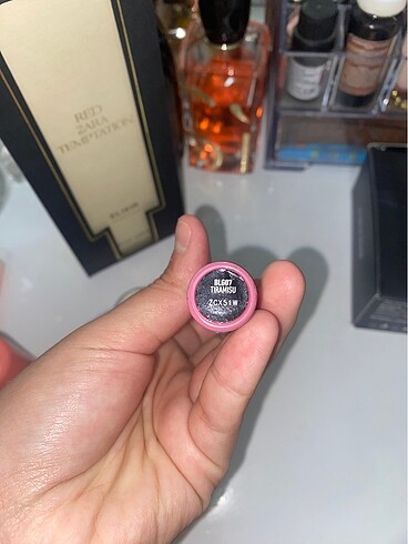  Beden Nyx lipstick