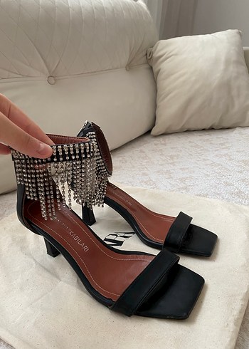 Taşlı topuklu ayakkabı - Görsel 3