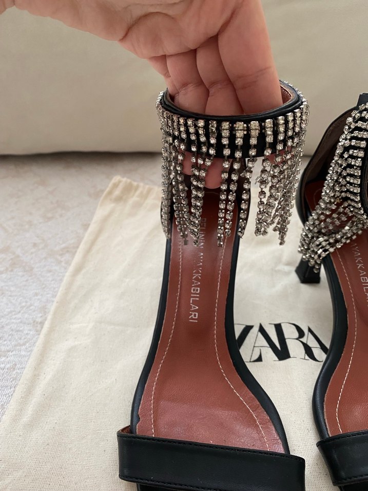 Taşlı topuklu ayakkabı - Görsel 4