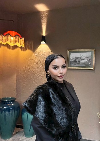 Siyah kürk yaka - Görsel 4