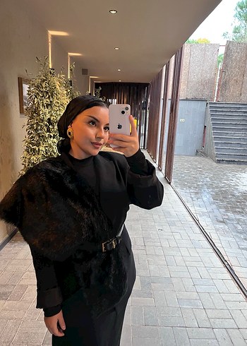 Siyah kürk yaka - Görsel 2