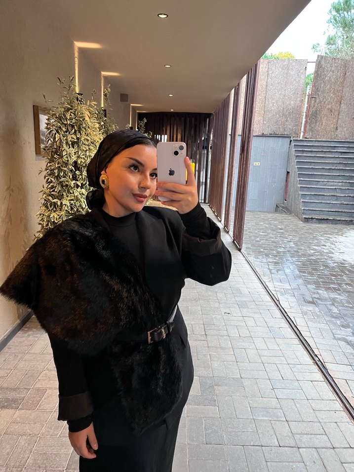 Siyah kürk yaka - Görsel 2