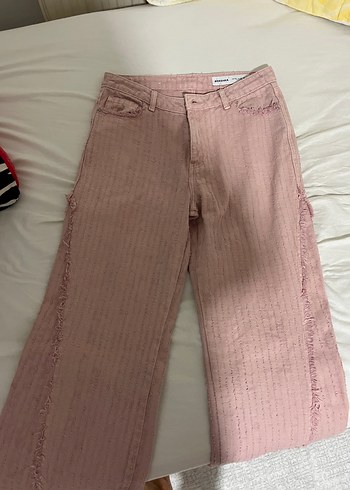 Bershka Pudra Pembe Yirtik Detayli Genis Paca Jean