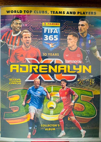 Tamamlanmış FIFA 365 Adrenalyn XL 2025 Albümü