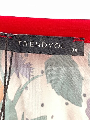 34 Beden çeşitli Renk Trendyol & Milla Bluz %70 İndirimli.