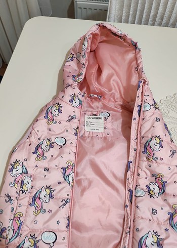 Kız Çocuk Kapüşonlu Desenli Pembe Yelek - Görsel 6