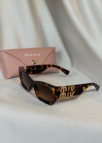 Miu Miu Kahverengi Tokalı Kadın Güneş Gözlüğü